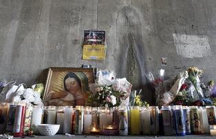 Virgin Mary on a Chicago metro wall